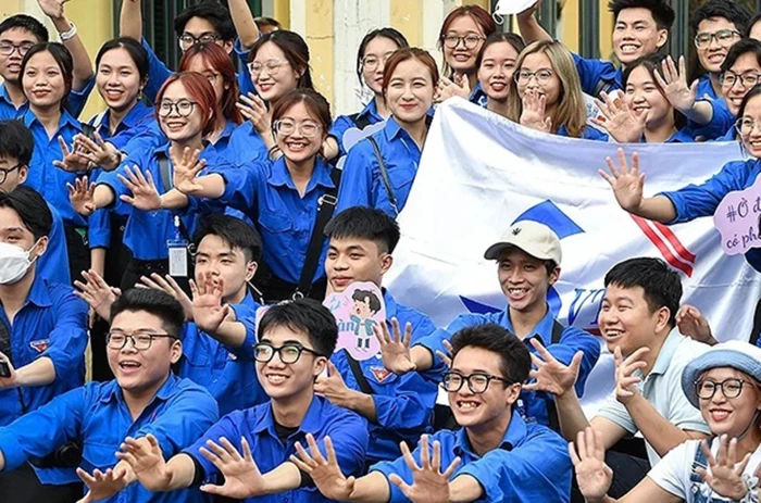 Màu áo xanh tháng Ba