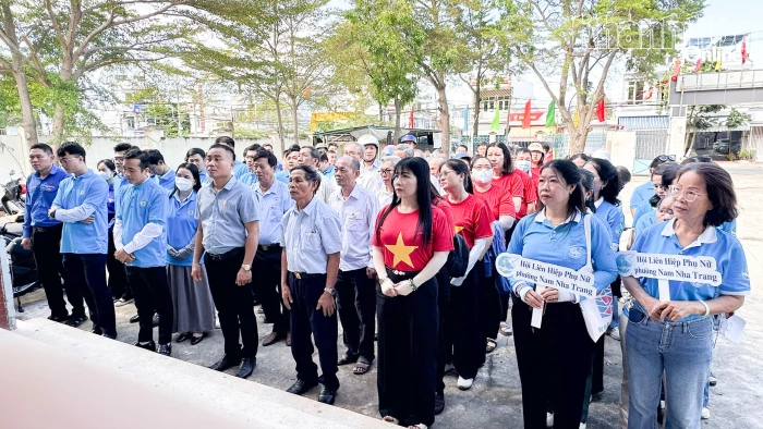 Phường Nam Nha Trang tuyên truyền lưu động bầu cử đại biểu Quốc hội khóa XVI và đại biểu HĐND các cấp