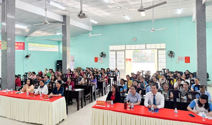 Tập huấn bán hàng online và hỗ trợ nguồn vốn vay cho phụ nữ phường Bắc Nha Trang