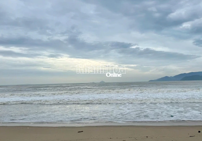 Sẽ lắp lại giàn phao khoanh vùng khu vực bãi tắm an toàn ở biển Nha Trang