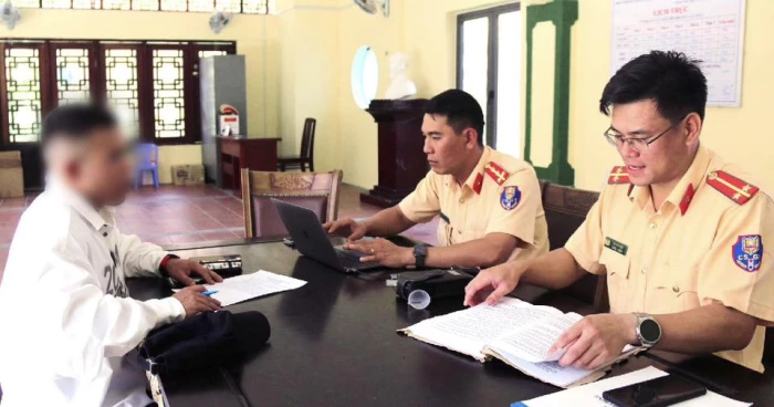 Phạt vi phạm hành chính người chạy mô tô nước ở bãi tắm công cộng biển Nha Trang