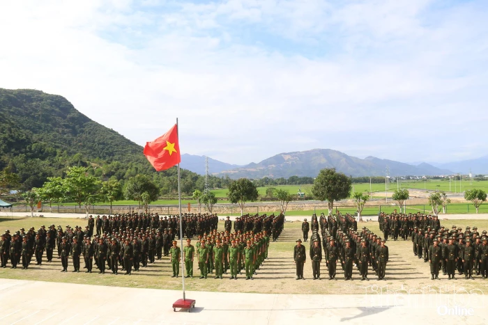 Trung đoàn Cảnh sát cơ động Nam Trung Bộ khai giảng khóa huấn luyện chiến sĩ mới