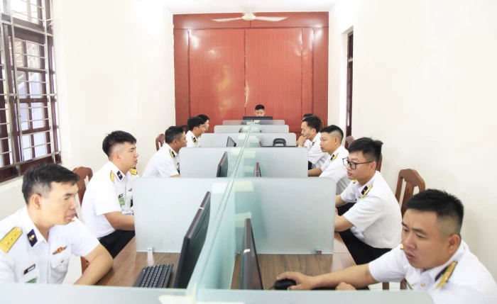 Lữ đoàn 162 tổ chức Hội thi báo cáo viên năm 2026