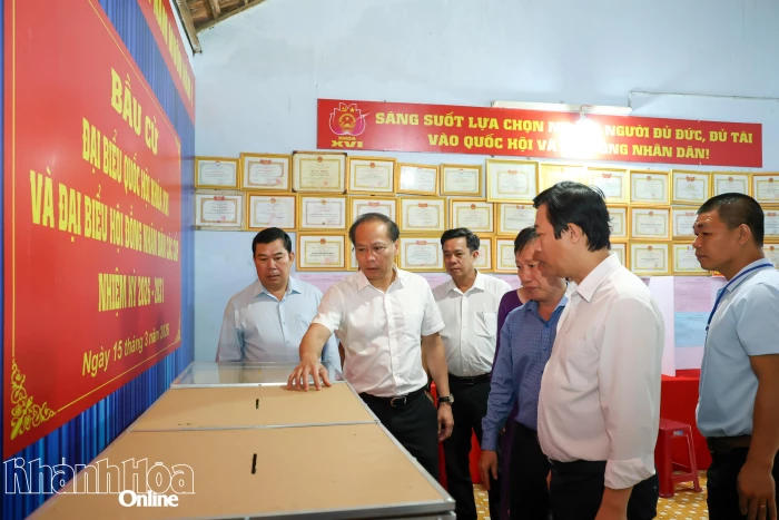 Phó Bí thư Tỉnh ủy Nguyễn Khắc Hà kiểm tra công tác chuẩn bị bầu cử tại xã Cam Lâm và Suối Dầu