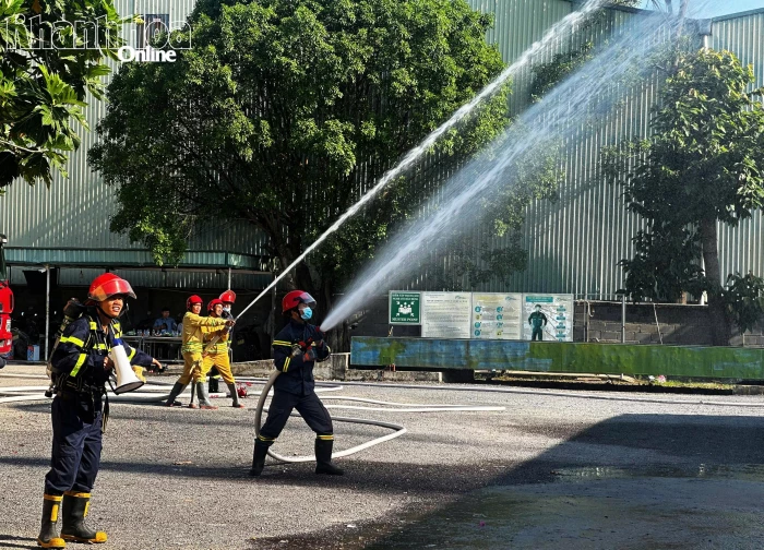 Thực tập phương án chữa cháy và cứu nạn, cứu hộ tại Trạm chiết nạp LPG Diên Phú