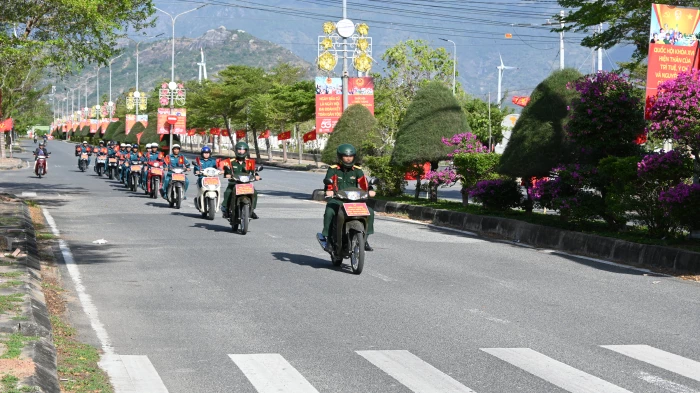 Xã Thuận Bắc tuyên truyền lưu động, lan tỏa không khí ngày hội bầu cử