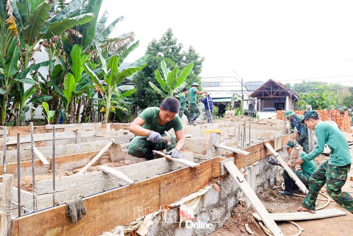 Đại đội Trinh sát cơ giới 1: Gắn kết bền chặt tình quân dân