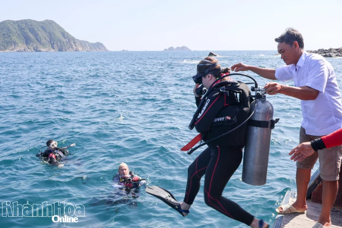 Học lặn biển ở vịnh Nha Trang