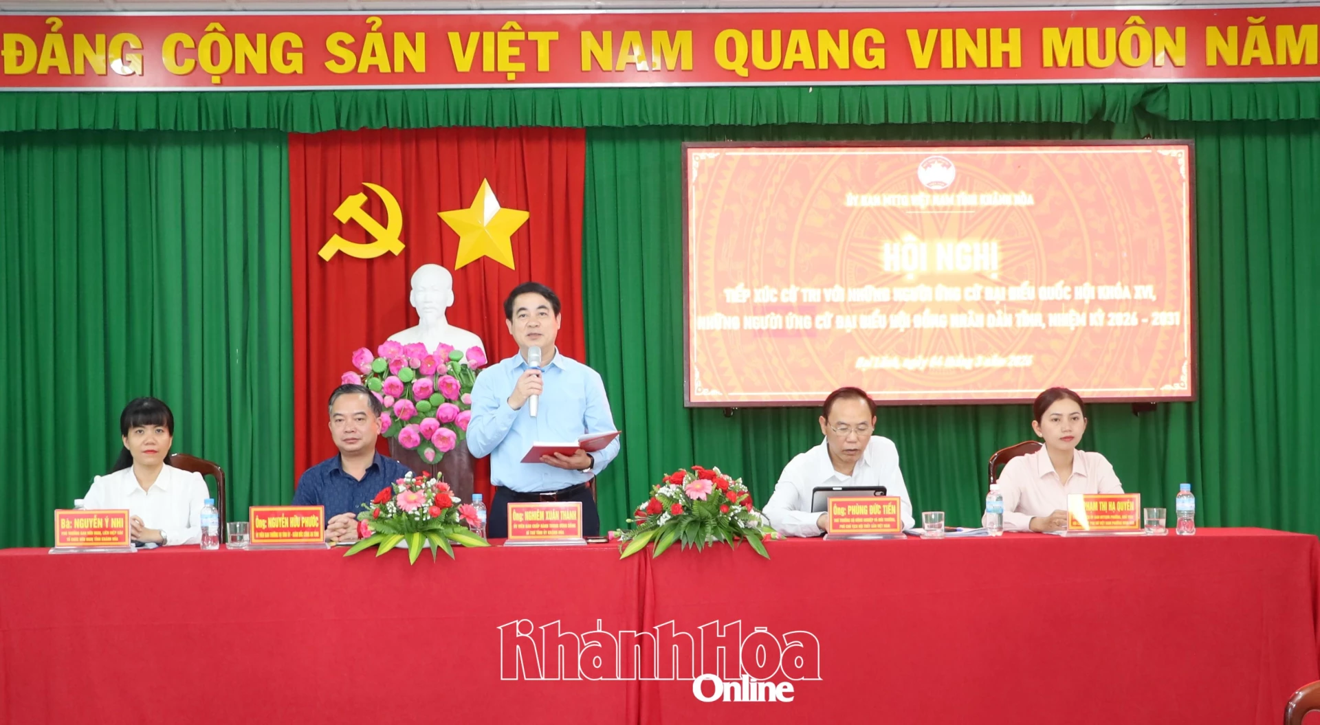 Bí thư Tỉnh ủy Nghiêm Xuân Thành và những người ứng cử đại biểu Quốc hội khóa XVI tiếp xúc cử tri xã Đại Lãnh