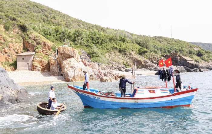 Chung tay bảo vệ đàn chim yến