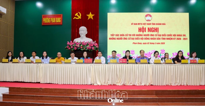 Người ứng cử đại biểu Quốc hội khóa XVI và đại biểu HĐND tỉnh tiếp xúc cử tri phường Phan Rang