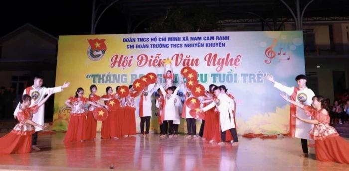 Trường THCS Nguyễn Khuyến tổ chức hội diễn văn nghệ kỷ niệm 95 năm Ngày thành lập Đoàn