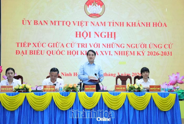 Bí thư Tỉnh ủy Nghiêm Xuân Thành và những người ứng cử đại biểu Quốc hội khóa XVI tiếp xúc cử tri xã Nam Ninh Hòa