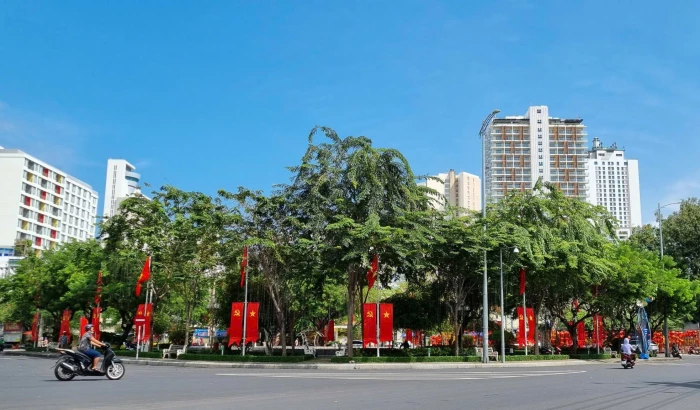 Từ nay đến ngày 25-3, treo cờ Đảng, cờ Tổ quốc chào mừng cuộc bầu cử đại biểu Quốc hội khóa XVI và đại biểu HĐND các cấp