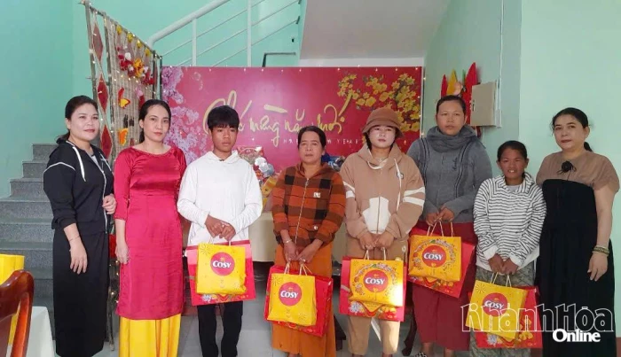 Kỷ niệm 116 năm Ngày Quốc tế Phụ nữ (8-3-1910 - 8-3-2026): Những "bông hồng thắp lửa"