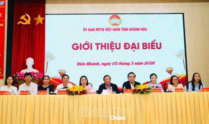 Phó Chủ tịch Quốc hội Nguyễn Khắc Định và những người ứng cử đại biểu Quốc hội, HĐND tỉnh tiếp xúc cử tri xã Diên Khánh