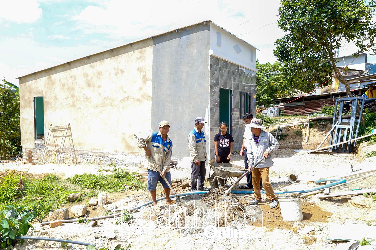 Khánh Sơn: Ngày 25-4 sẽ hoàn thành chương trình xóa nhà tạm, nhà dột nát