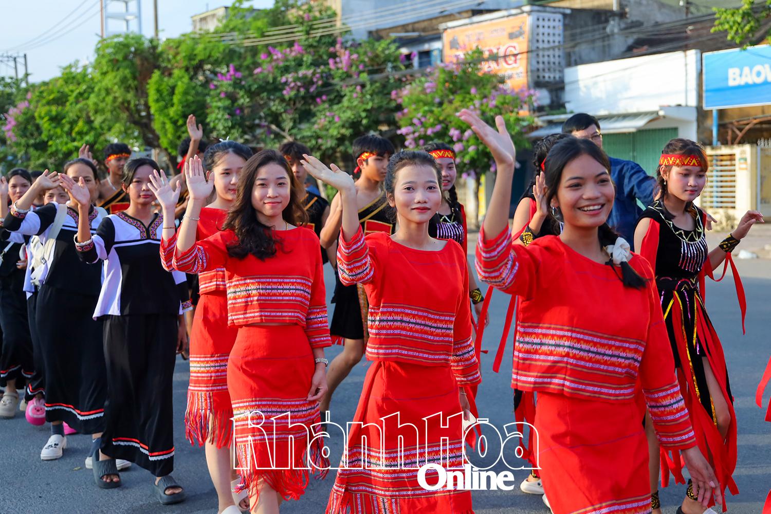 Những sắc màu Ngày Văn hóa các dân tộc Việt Nam