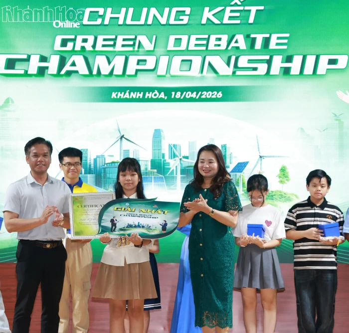 20 thí sinh tham dự Vòng chung kết Cuộc thi hùng biện và tranh biện tiếng Anh