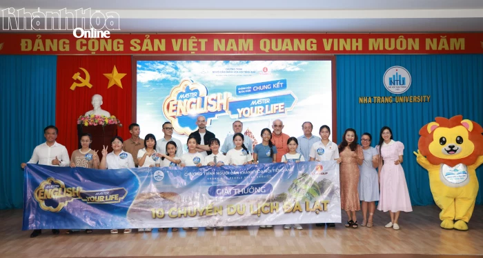 Chương trình người dân Khánh Hòa nói tiếng Anh: Sôi động vòng chung kết cuộc thi “Master English - Master your life”