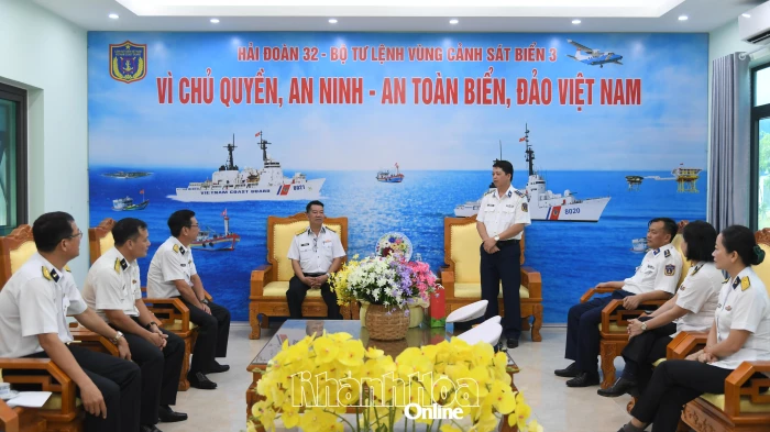 Học viện Hải quân trao đổi kinh nghiệm tại Hải đoàn Cảnh sát biển 32