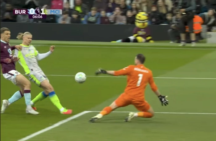 Man City chiếm đỉnh bảng, tạo bước ngoặt cuộc đua vô địch