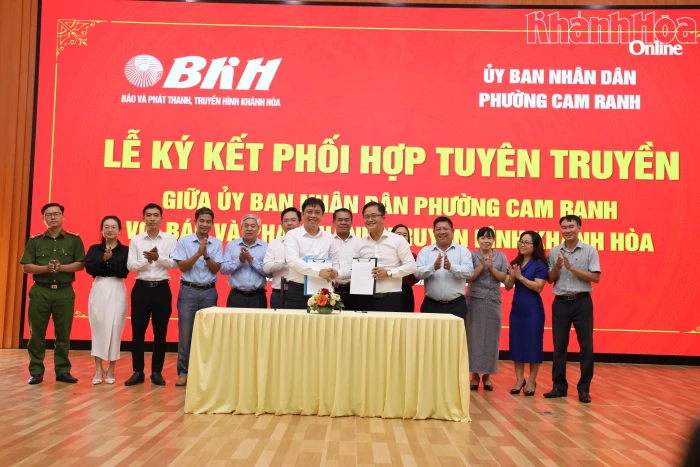 Báo và Phát thanh, Truyền hình Khánh Hòa ký kết phối hợp tuyên truyền với phường Cam Ranh