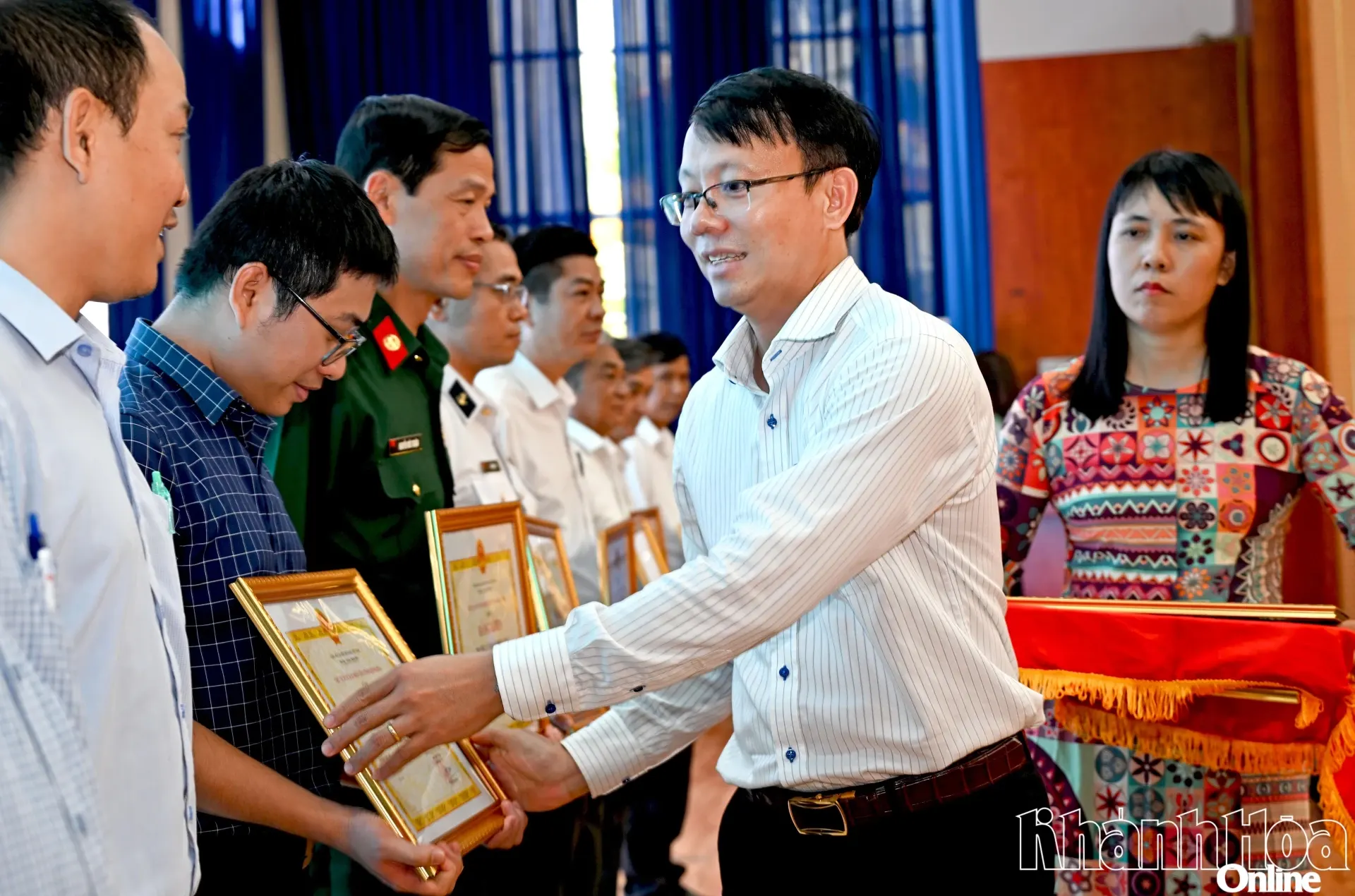 Tổng kết đợt ra quân đưa tổ hỗ trợ chuyển đổi số và triển khai phần mềm KPI về cấp xã