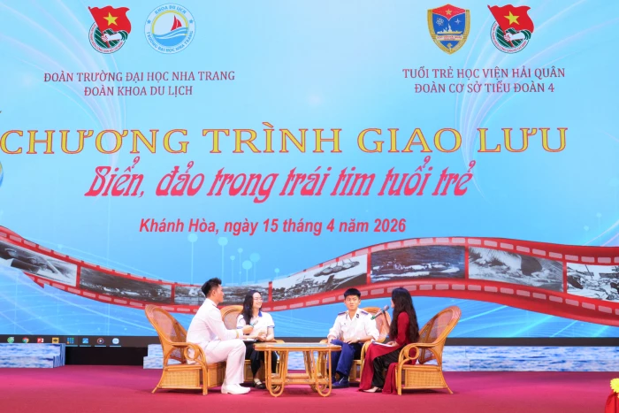 Học viện Hải quân giao lưu, tuyên truyền biển, đảo với Trường Đại học Nha Trang