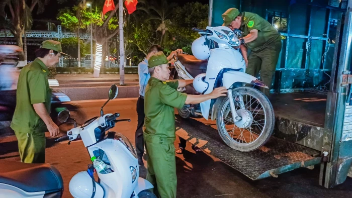 Phường Nha Trang xử phạt nhiều trường hợp vi phạm trật tự an toàn giao thông