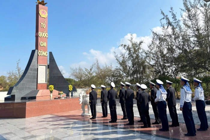 Lữ đoàn 162 tổ chức nhiều hoạt động ý nghĩa chào mừng các ngày lễ lớn