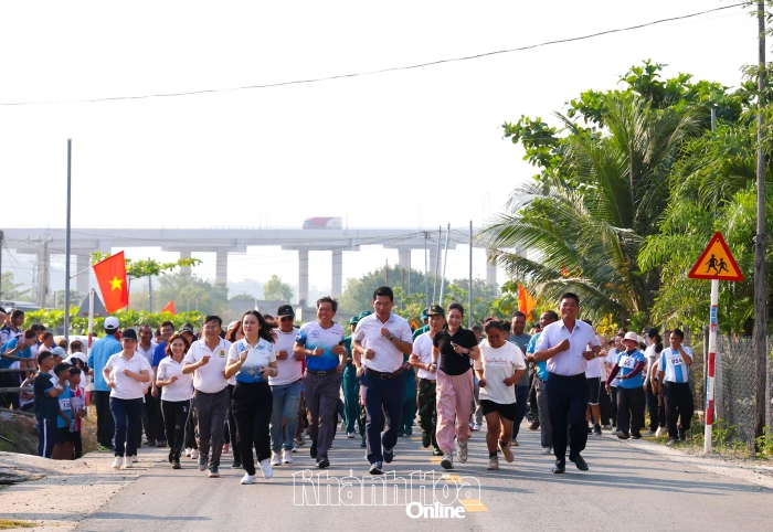 Xã Nam Cam Ranh rộn ràng ngày hội thể thao