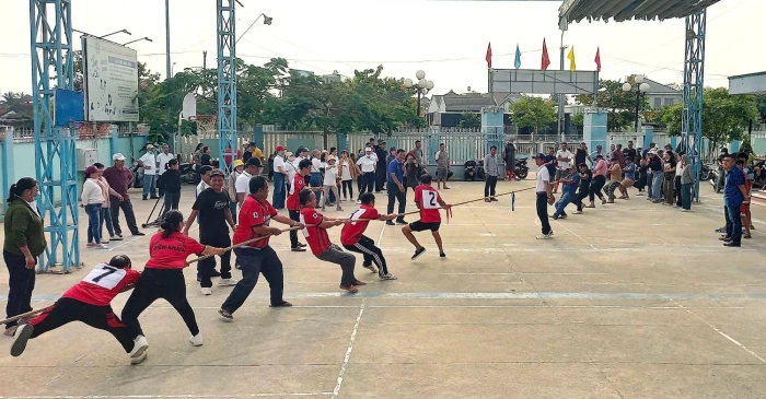 142 vận động viên tranh tài tại Giải kéo co và đẩy gậy xã Diên Khánh năm 2026