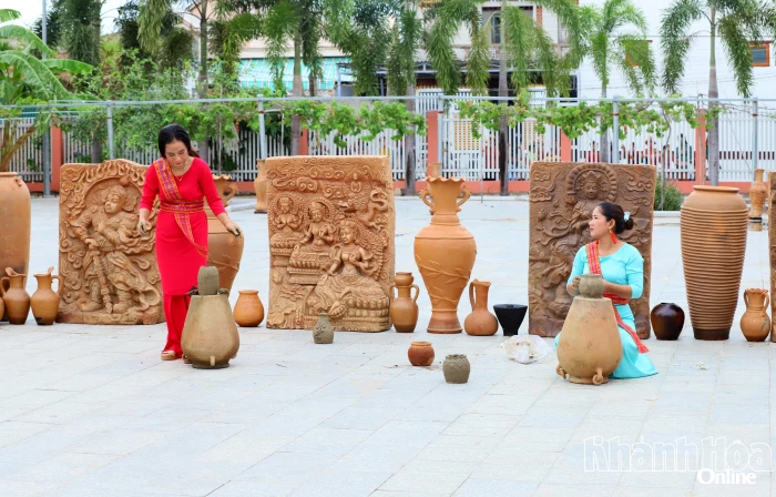 Bảo tồn và phát huy di sản văn hóa Chăm