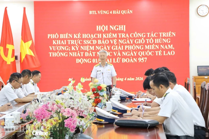 Bộ Tư lệnh Vùng 4 Hải quân kiểm tra công tác sẵn sàng chiến đấu tại Lữ đoàn 957