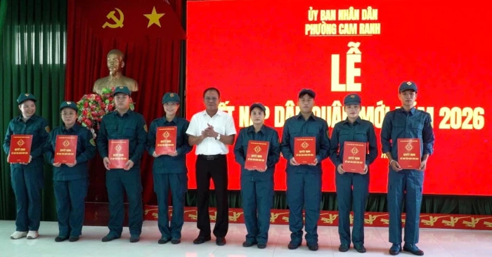 Phường Cam Ranh tổ chức kết nạp dân quân mới năm 2026