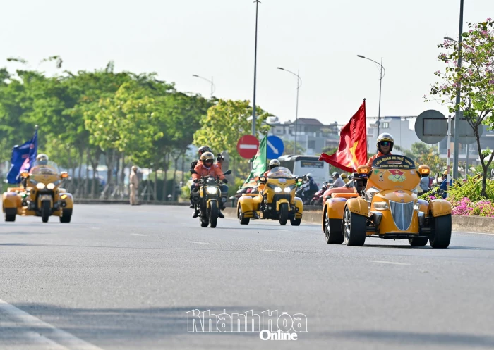 Cuộc đua xe đạp toàn quốc Cúp Truyền hình TP. Hồ Chí Minh lần thứ 38:
Xuất phát chặng 16 Nha Trang - Đà Lạt