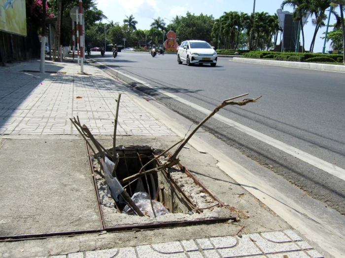 Hố ga bị vỡ nắp đậy