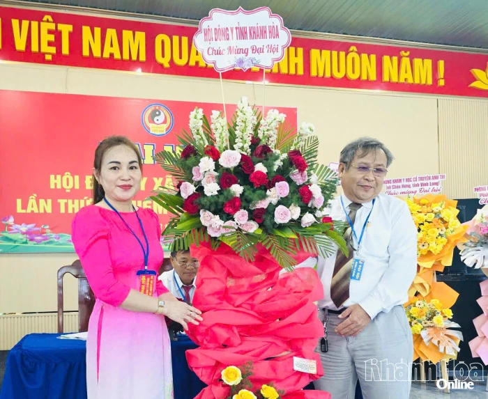 Đại hội đại biểu Hội Đông y xã Anh Dũng lần thứ I