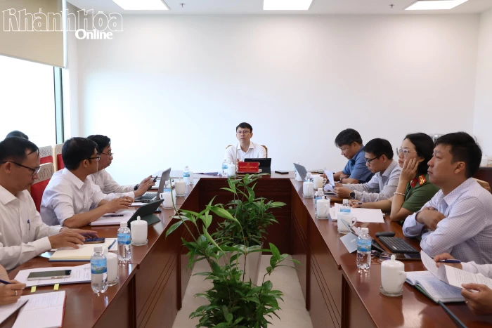 Phó Chủ tịch UBND tỉnh Nguyễn Thanh Hà họp với Tổ giúp việc Nghị quyết số 57