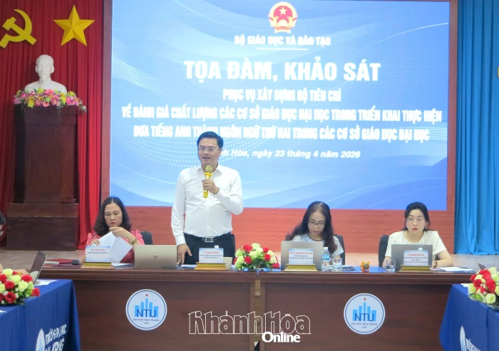 Khảo sát xây dựng tiêu chí đánh giá việc đưa tiếng Anh thành ngôn ngữ thứ hai trong trường đại học