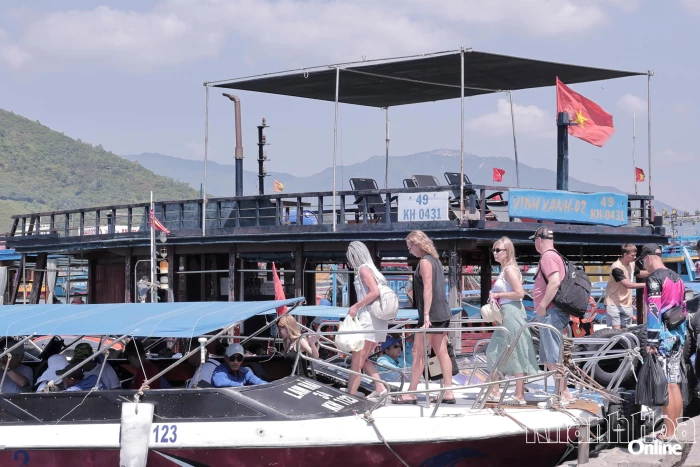 Thu phí tham quan danh lam thắng cảnh vịnh Nha Trang: Góp phần bảo tồn, phát triển bền vững biển, đảo