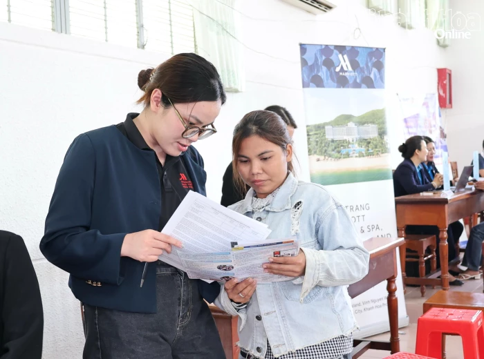 Gần 200 lao động tham gia phiên giao dịch việc làm tại xã Bác Ái Đông