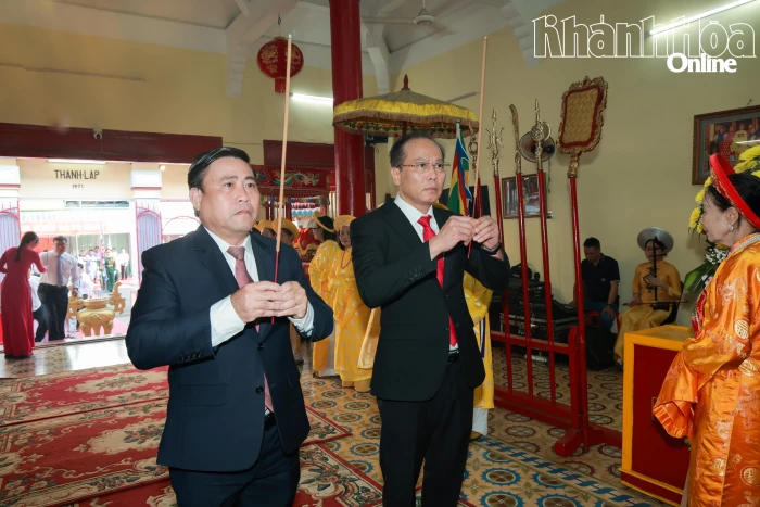 Thành kính, trang nghiêm lễ dâng hương tưởng nhớ các Vua Hùng