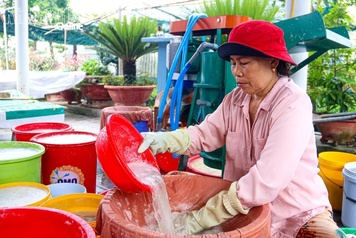 Giữ hồn quê qua nghề làm bột khoai hạ