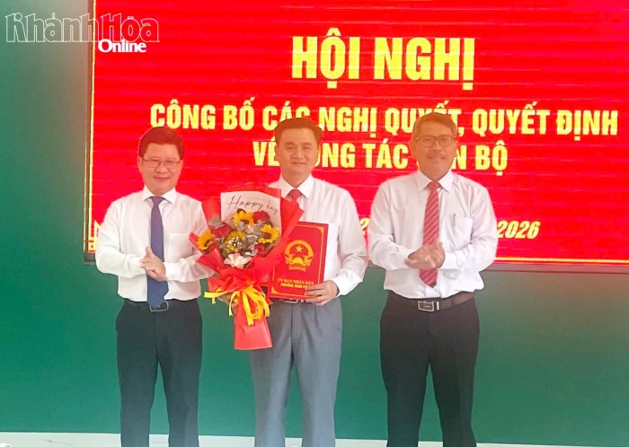 Phường Ninh Chử công bố các nghị quyết, quyết định về công tác cán bộ