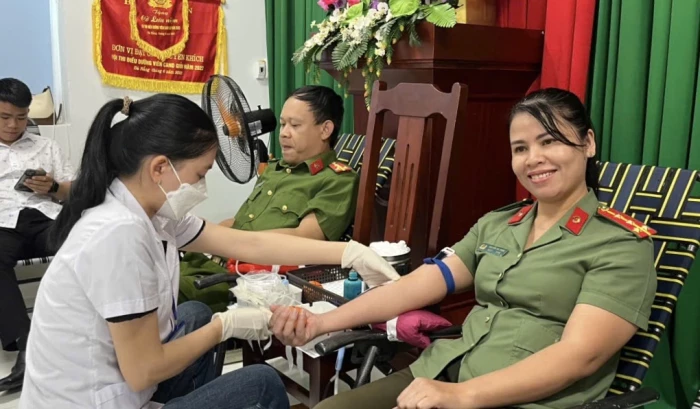 Gần 200 cán bộ, chiến sĩ Bệnh xá 2 tham gia hiến máu tình nguyện