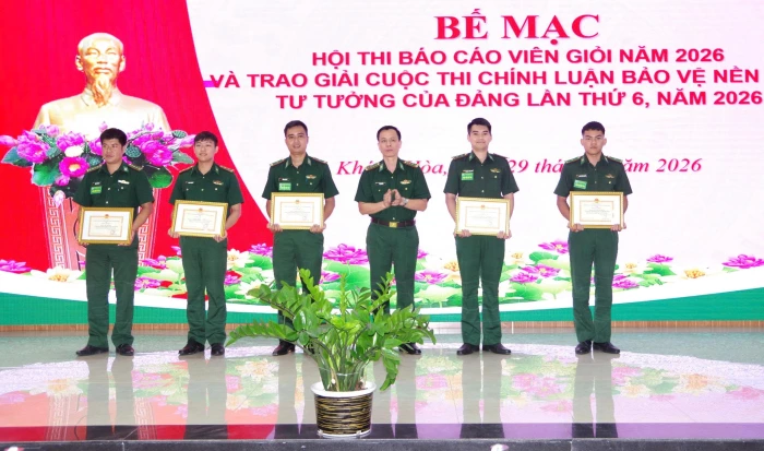 Bộ đội Biên phòng tỉnh Khánh Hòa trao giải Cuộc thi chính luận bảo vệ nền tảng tư tưởng của Đảng lần thứ 6