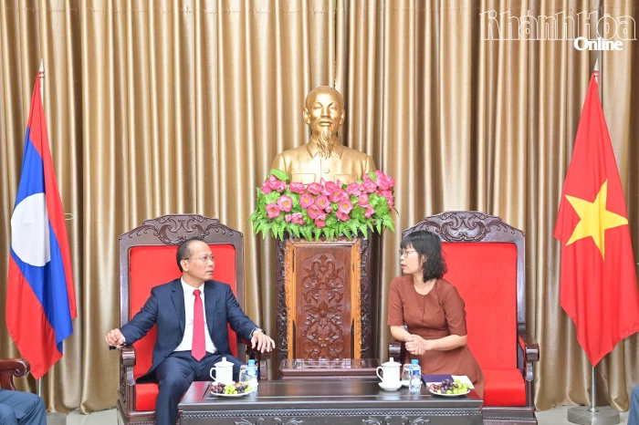 Đoàn công tác tỉnh Khánh Hòa thăm Tổng Lãnh sự quán Việt Nam tại Pakse (Lào)