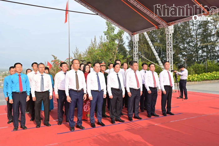 Lễ dâng hương tưởng niệm các chiến sĩ Gạc Ma